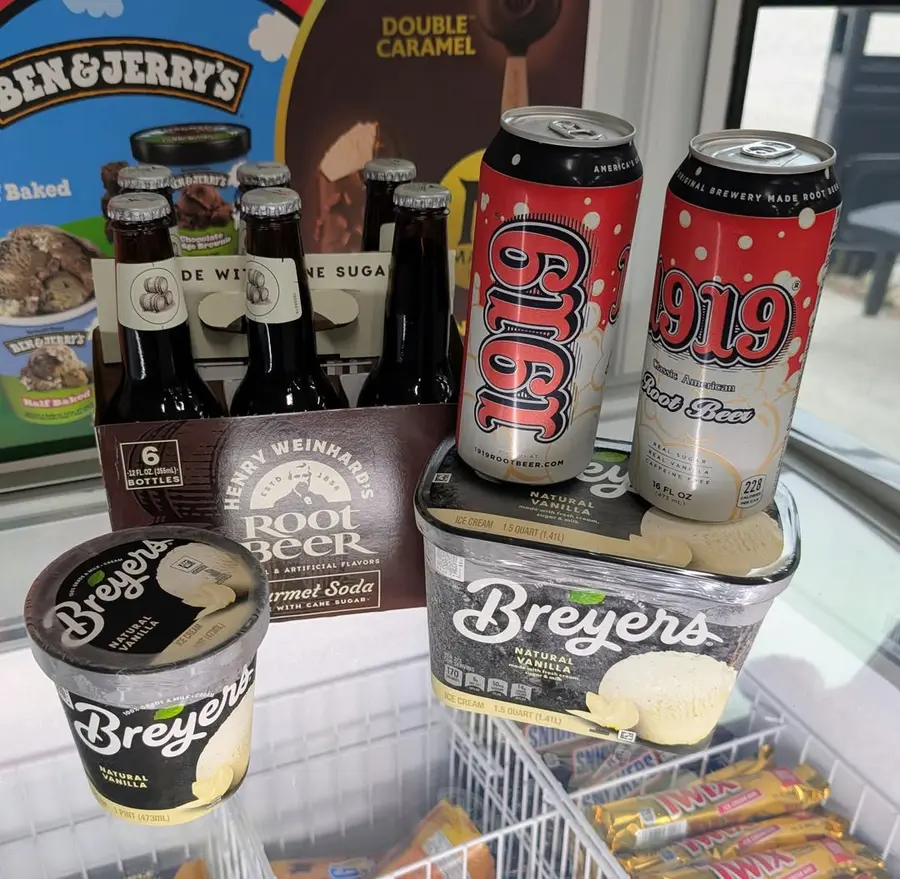 1919 root beer and vanilla ice cream for floats